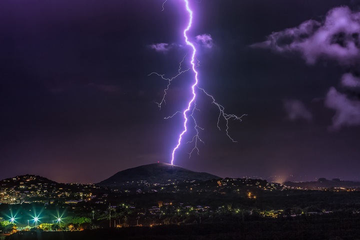 Severe storms to erupt over SE Qld this afternoon, tonight