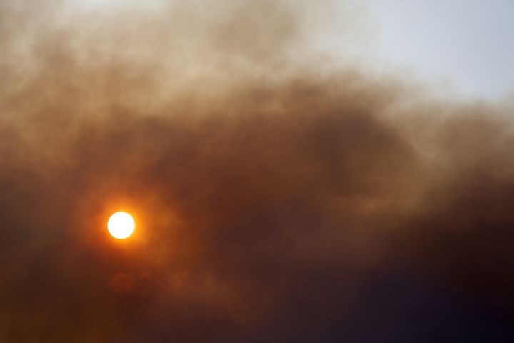Bushfires rage in Perth's northern suburbs
