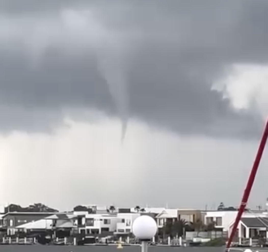 Waterspouts and 250 mm of rain in southeast Queensland