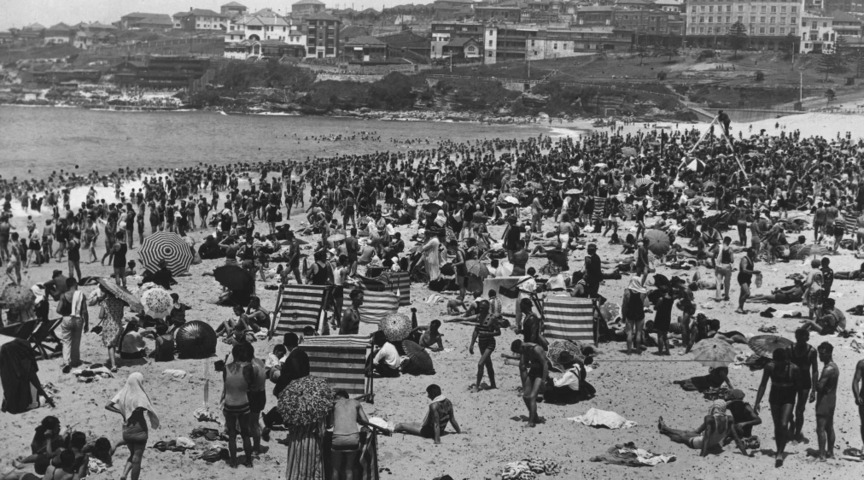 Image: Bondi Beach, 1939's heatwave.. Source: SMH.