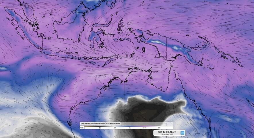 Image: Modelled atmospheric moisture and 850 hPa winds showing tropical air flowing towards northern Australia this weekend. Source: Weatherzone.