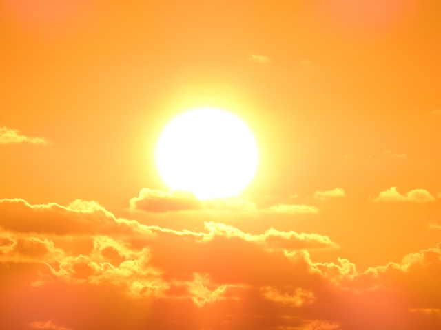 Image: If you thought that summer sun felt hotter than usual over the summer of 2024/25, on average you were right. Source: iStock/SCM Jeans